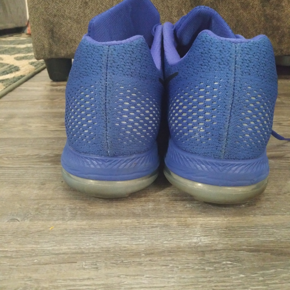 Shoes - Picture 5 of 8